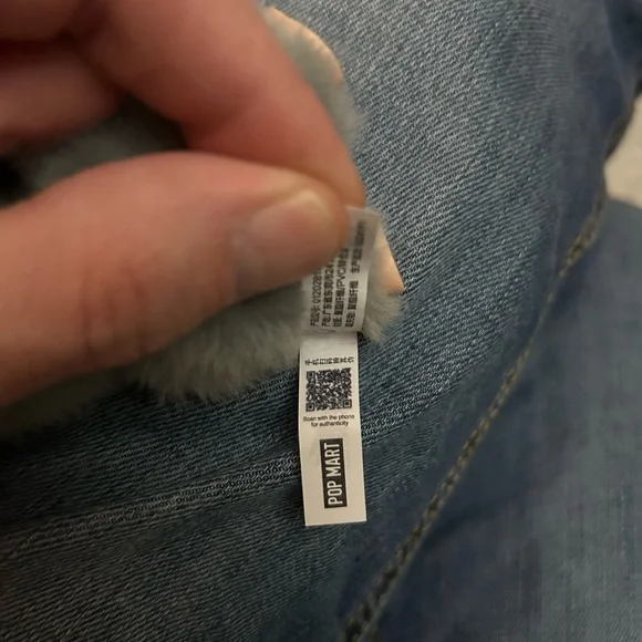 Pin For Love Labubu Letter W - Picture 3 of 5